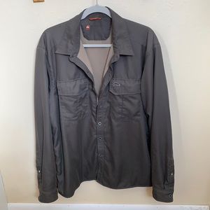 SIMMS SIZE M LINED BUTTON DOWN SHIRT GRAY
